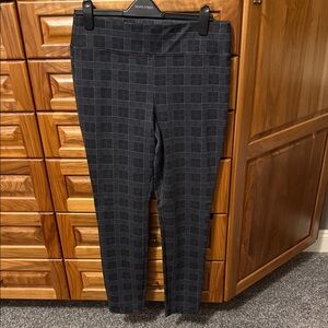 Frank Lyman Black Plaid Leggings